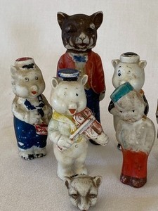 lot 84 image: Adorable Vintage Character Figurines