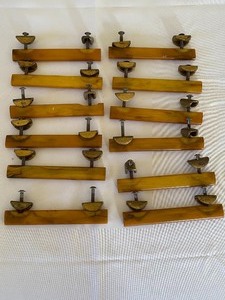 lot 100 image: 12 Bakelite DrawerCupboard Pulls