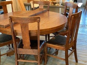 lot 101 image: Arts and Crafts Oak Table w 6 Chairs and Extensions