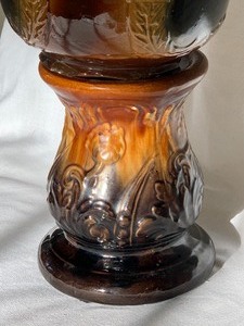 lot 109 image: Small Jardiniere Planter