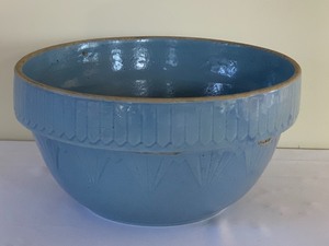 lot 112 image: Vintage Blue Crockery Bowl