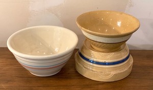 lot 122 image: Vintage Mixing Bowls