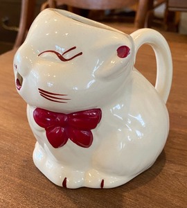 lot 162 image: Shawnee Kitten Creamer and Salt and Pepper Sets