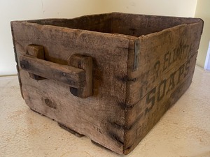 lot 188 image: H.R. Elliot and Co Soup CrateBox