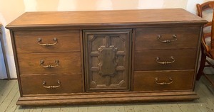 lot 217 image: Vintage ConsoleBuffet