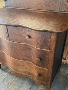 lot 222 image: Serpentine Drawers Oak Dresser w Mirror