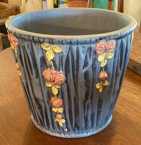 lot 220 image: Weller Jardiniere