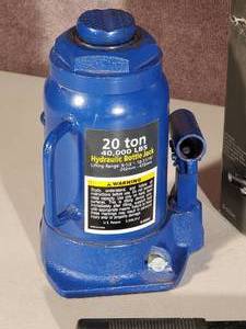 lot 237 image: 20 Ton40,000 LBS Michelin Hydraulic Bottle Jack