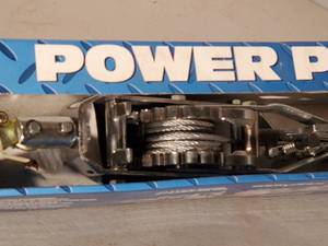 lot 252 image: Brand New 4000 lbs Power Puller Come Along
