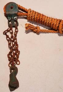 lot 253 image: Vintage Pulley System
