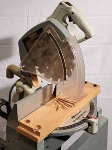 lot 268 image: Rockwell Miter Box Saw on a Sturdy Stand