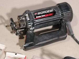 lot 291 image: Roto Zip Spiral Saw with New Cutting Bits
