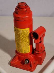 lot 292 image: 4-Ton Hydraulic Jack