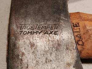 lot 293 image: (2) Vintage Hatchets