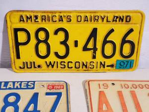 lot 295 image: (6) Vintage License Plates
