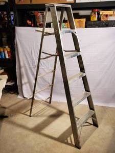 lot 299 image: 6 Ft Aluminum Ladder