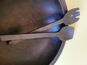 lot 317 image: Giant Wooden Salad Bowl &  Serving Utensils