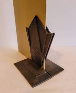 lot 321 image: Pair of Art Deco Cast Iron Bookends