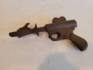 lot 322 image: Vintage Metal Toy Pistol