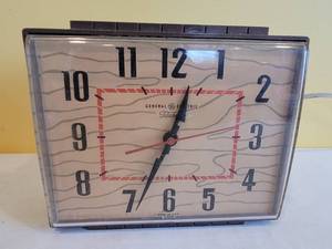lot 323 image: ClockThermometer Combo