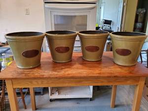 lot 409 image: (4) Green Resin Flower Pots