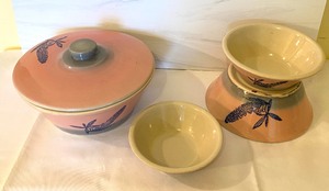 lot 370 image: Mid Century Yellow Ware Sponge Bowls- Nesting Bowl Set w Lid