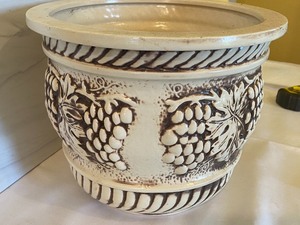 lot 374 image: Red Wing Grape Motif Planter