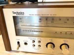 lot 373 image: Technics Receiver SA 600