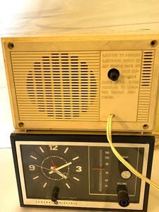 lot 379 image: Two Vintage GE Clock Radios