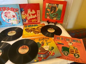 lot 384 image: Vintage Peter Pan Record Albums