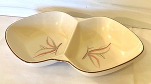 lot 335 image: Mid Century Winfield Pottery Desert Rose Divided Dish
