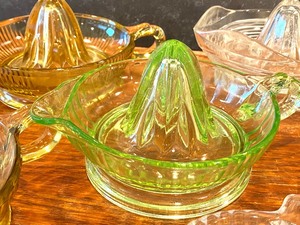 lot 391 image: Vintage Juicers