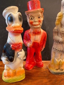 lot 347 image: Three Vintage Chalkware Figurines
