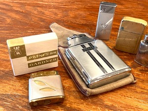 lot 392 image: Six Vintage Lighters