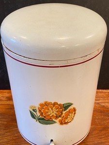 lot 395 image: Adorable Vintage Metal Trash Can
