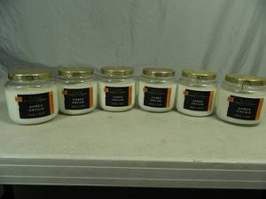 lot 15 image: 6 New CLCO Candlelite Candles