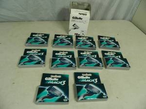 lot 35 image: 40 New Gillette Mach 3 Razor Cartridges