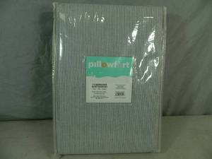 lot 49 image: New Seersucker FQ Duvet Set