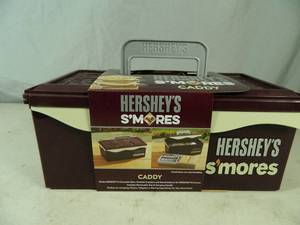 lot 81 image: New Hersheys Smores Caddy