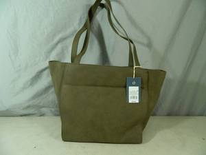 lot 109 image: New Purse