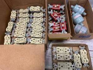 lot 22 image: Huge Lot of Electrical Items