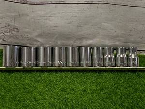 lot 33 image: Craftsman 10 Piece SAE Socket Set 38- 1