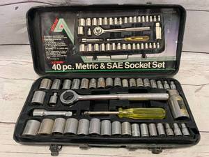 lot 39 image: Alltrade 40 Piece Metric & SAE Socket Set