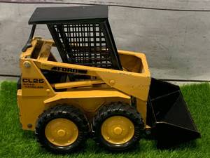 lot 61 image: Ford CL-25 Skid Steer Loader