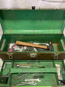 lot 73 image: 19 Toolbox with Tools