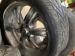 lot 79 image: Set A 4 General Grabber UHP 30540R22 Tires  Wheels