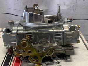 lot 81 image: Holley Performance Carburetor