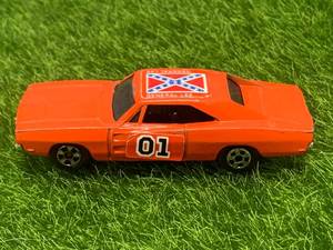 lot 86 image: Ertl Dukes of Hazzard General Lee 1981 (Sold $50 Ebay)