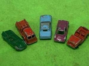 lot 94 image: Lot of 5 Vintage Tootsietoy Metal Cars