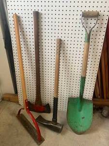 lot 100 image: Hand Tool Lot